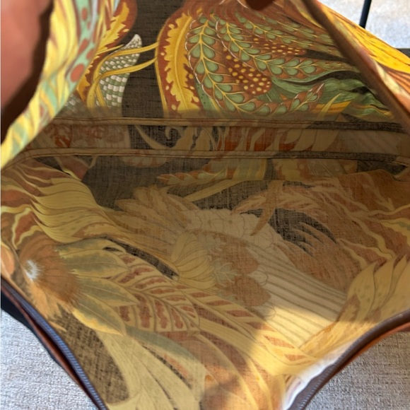 🔥 RARE 🔥 Salvatore Ferragamo Vintage Coated Canvas and Leather Shoulder Bag - Picture 10 of 13